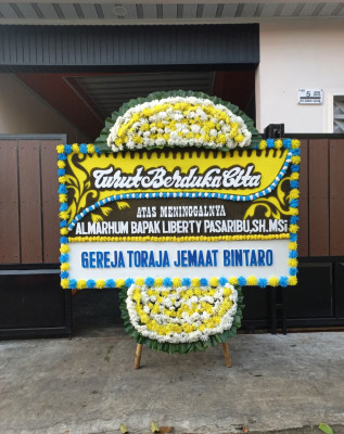 Papan Bunga Duka di Dolok Sanggul